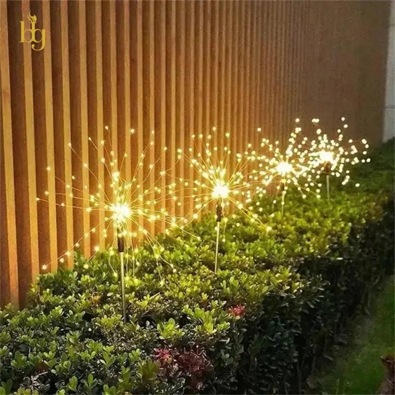 Luminária Solar para Jardim Fogos de Artifício Bigstock