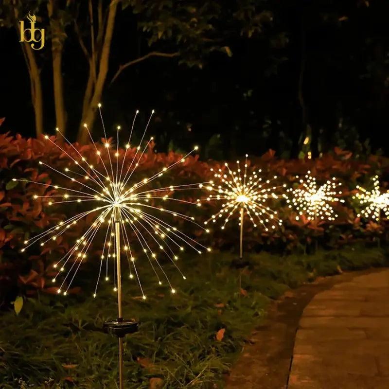 Luminária Solar para Jardim Fogos de Artifício Bigstock